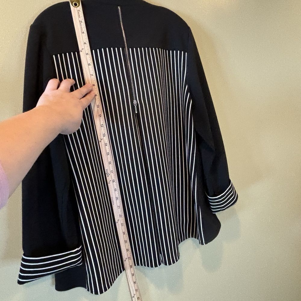 Chicos Womens 2 Large Black White Striped Top Open Front Cardigan Casual 12 - Picture 10 of 14